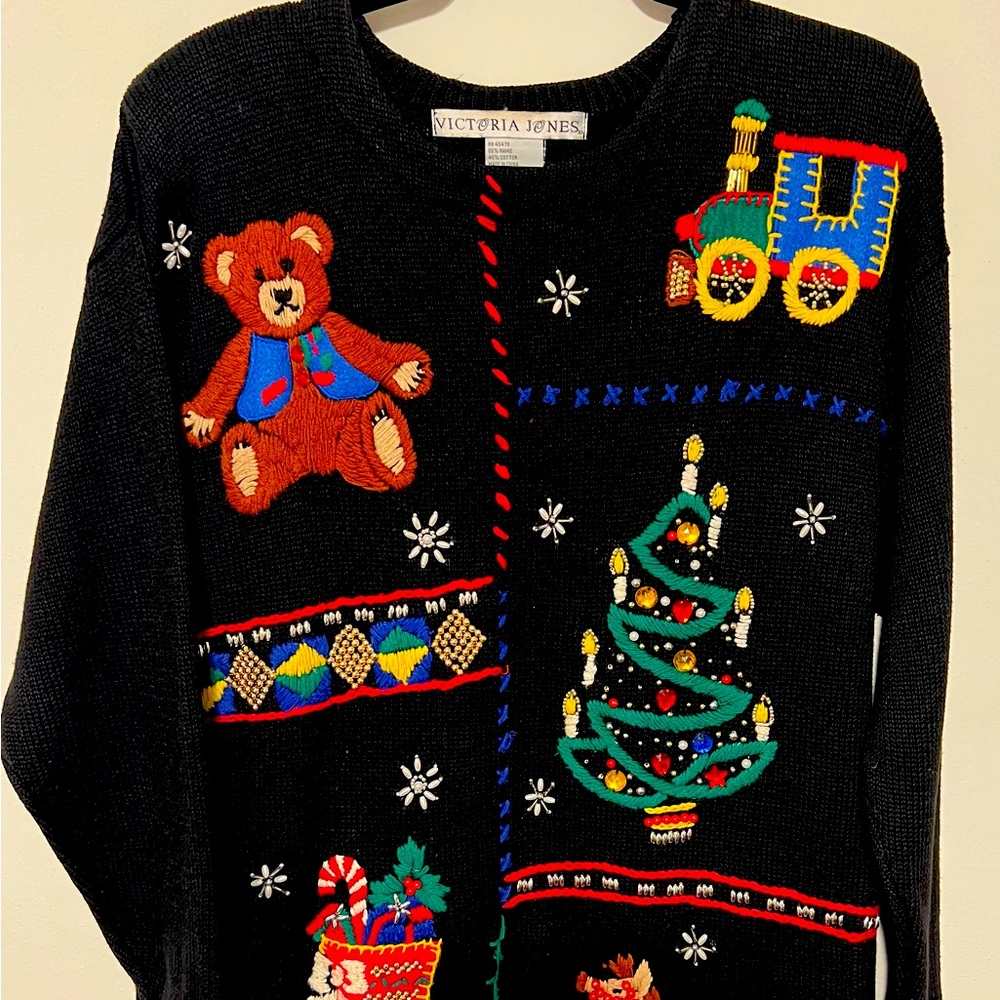 VICTORIA JONES Woman L Vintage Embellished Sweater Christmas Black Embroidered